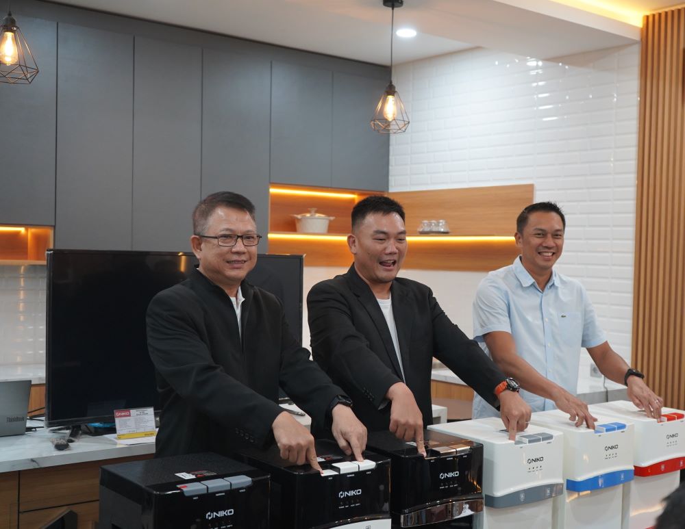 Dispenser Galon Bawah merk TAKARA