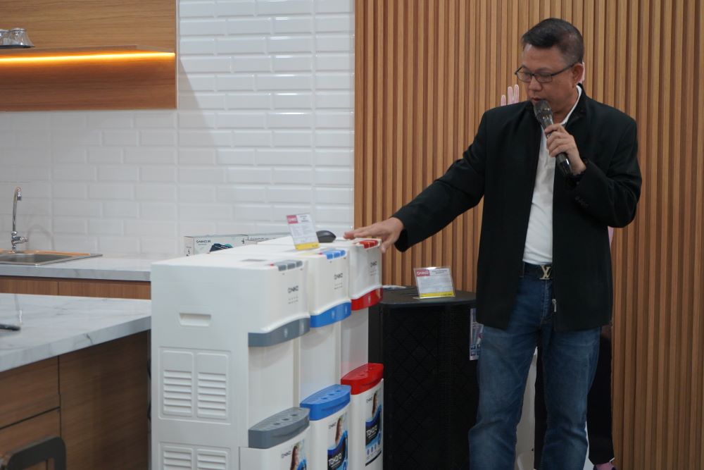 Dispenser Galon Bawah merk TAKARA